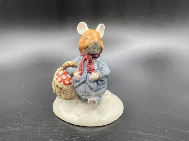 wilfred carries the picnic 2000 brambly hedge figurine by royal doulton