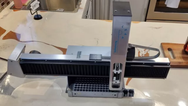 CTC Analytics A200S Autosampler- Powers Up Can't Fully Test