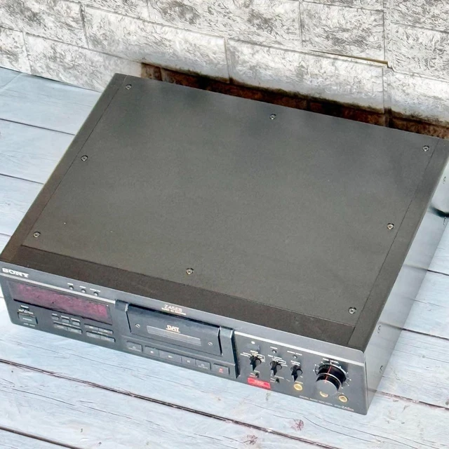 Sony DTC-ZA5ES DAT Cassette Deck 4 Direct Drive Digital Audio Player Used