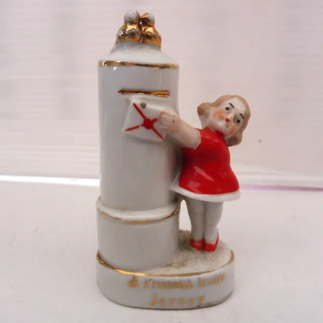 Statuette Miniature Porcelaine Petite Fille Boite Aux Lettres Jersey
