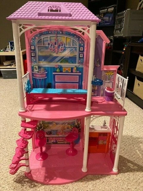 Barbie Mattel 2 Story Beach House with Furniture NICE!!! Barbie Mattel 2 Story Beach House with Furniture NICE!!!