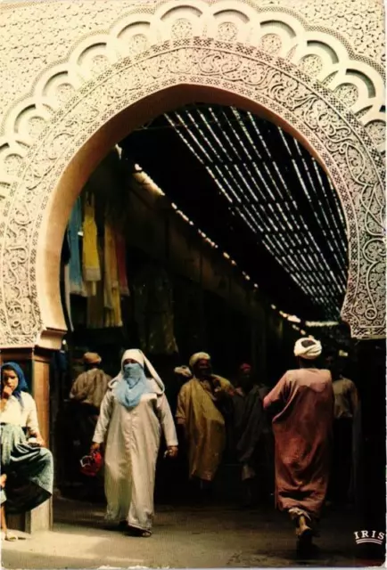 CPM AK MARRAKECH Porte du Souk Smarine MAROC (751329)