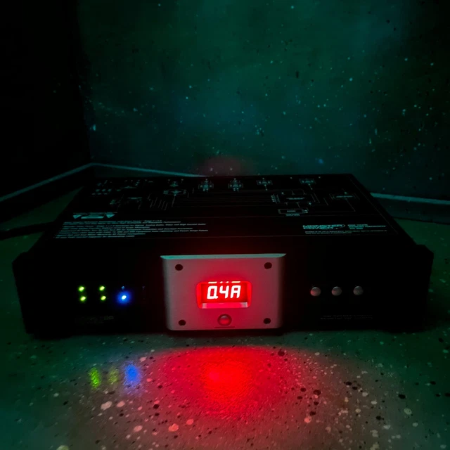 MONSTER POWER HTS 3600 Home Theater Reference Power Center Surge