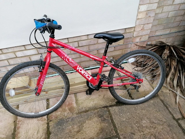 HALFORDS APOLLO VORTICE Bike 24