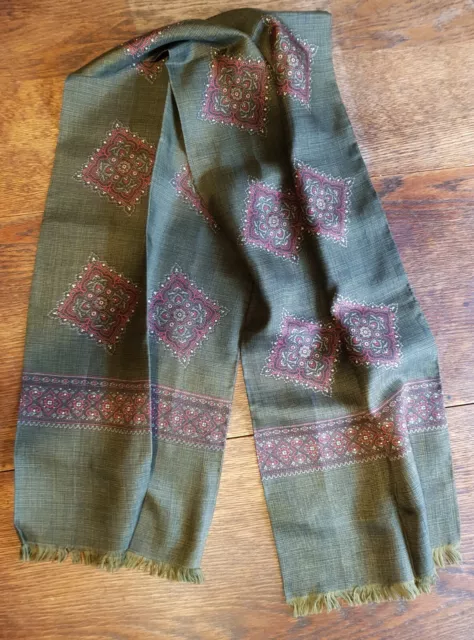 VINTAGE Mens Silk Green Red Paisley Fringed Scarf Cravat Necktie