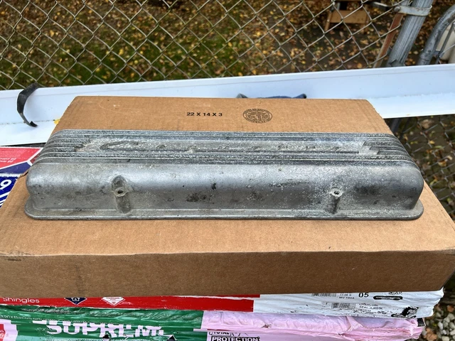 Single 1956-1959 GM 3726086 Corvette Aluminum Valve Cover Staggered Hole 7 Fin