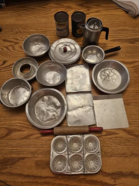 Lot Vintage Childs Aluminum Bakeware Pots Bowls Cooky Sheets Spaghettios Peaches