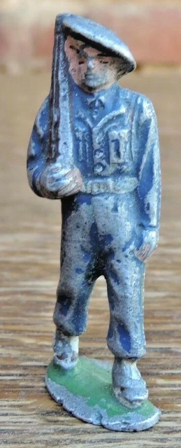 Hartolia Miniatures | Soldat Alien Avec Revolver Et Fusil Laser  30 Version Pre Supportee Socle Rond