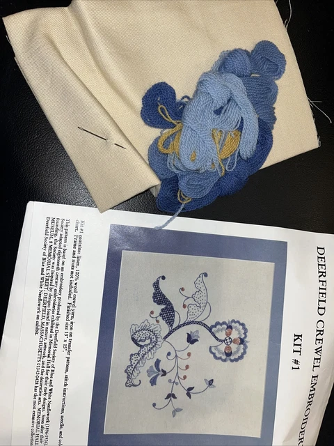 Kit Crewel Vintage Cierfield Floral Azul y Blanco Sin Usar