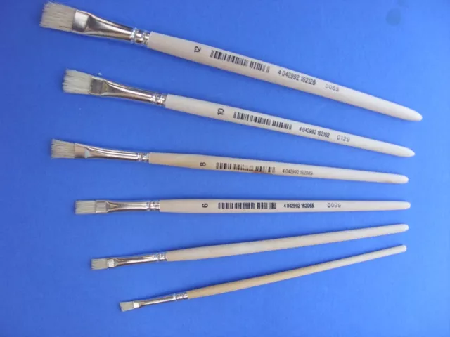 6 Borstenpinsel Stärke 2, 4, 6, 8, 10 und 12.