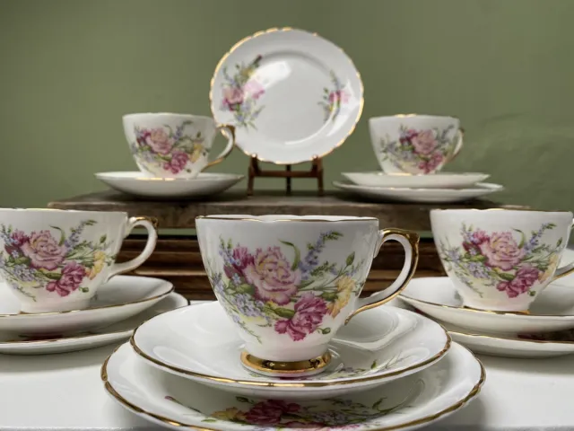 Vintage Sheridan Pink Carnations 15 Piece English Bone China Part Tea Set