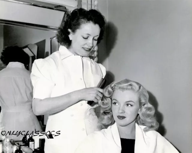 Hairdresser Marilyn Monroe's Hair Beauty Salon Parlor Haircut 8X10 Photo Pinup