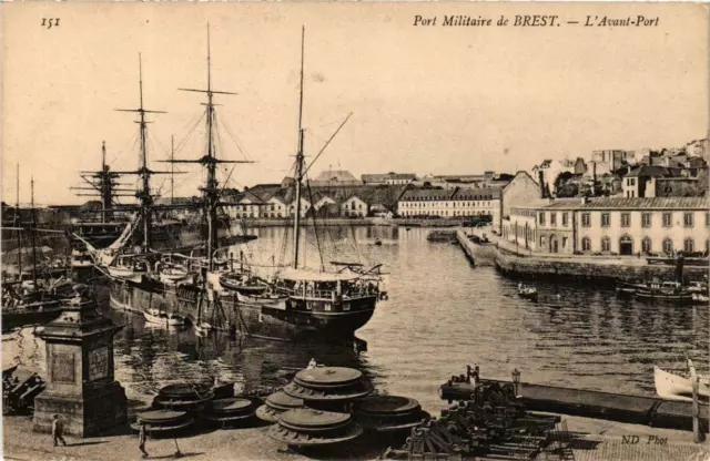 CPA AK Military Port of Brest L'Avant-Port SHIPS (755161)