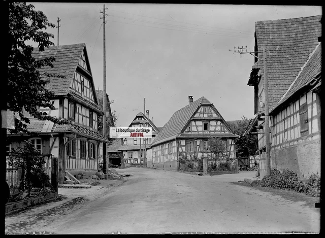 Plaque verre photo ancienne négatif noir et blanc 13x18 cm village Alsace maison