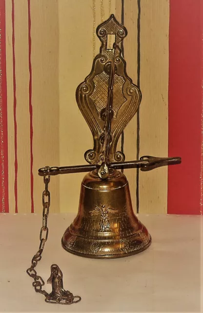Superbe Cloche Ancien En Bronze Avec Support Decor Anges Fleche Sonnerie Maison