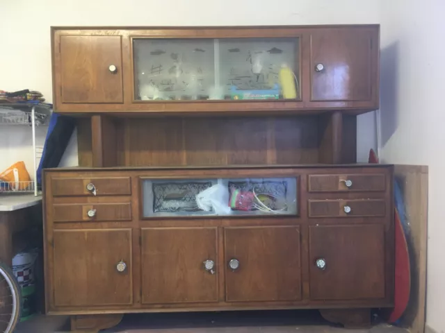 credenza vintage anni 50, buone condizioni. Vetrinette e pomelli originali.