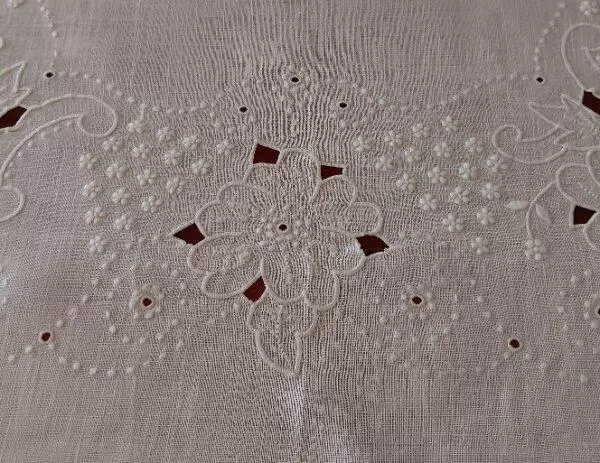 Vintage Madeira Linen Tablecloth White Floral Cutwork Embroidery Linen 50"