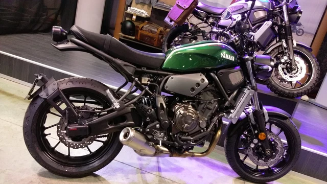 Soporte de Placa Redondo Rueda, Guarda Barros Yamaha XSR 700 Desde Año 2016 2024