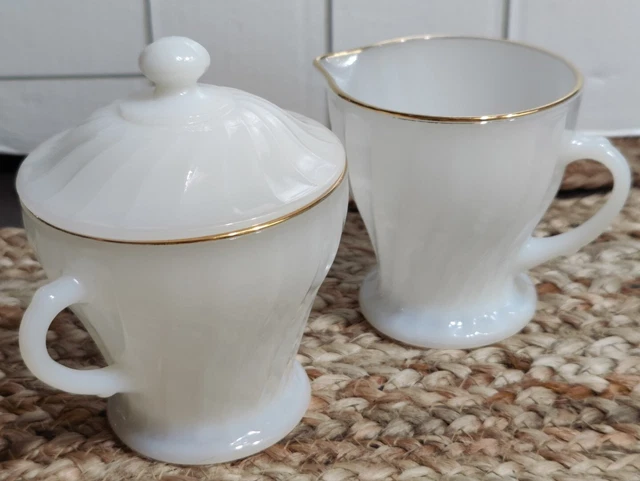VNTG Anchor Hocking Sugar Bowl & Creamer Swirl White Glass Gold Dinner Table EUC