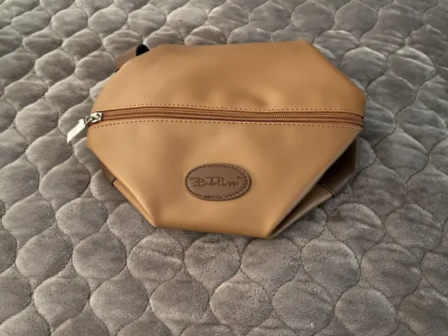 Belle Russo Tan Brown Toiletry Bag - New Open Bag