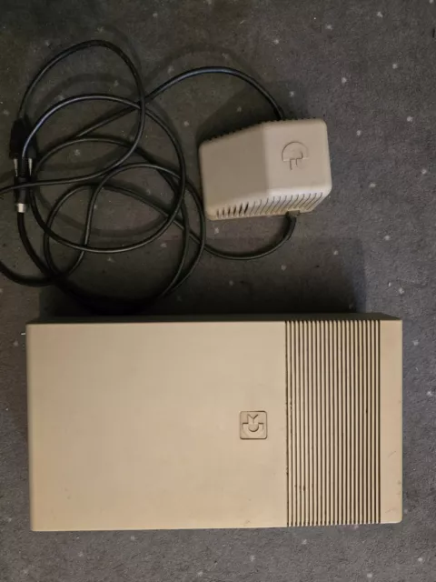 Commodore Floppy Diskettenlaufwerk 1541 für C64 / ohne Netzteil / Transformator