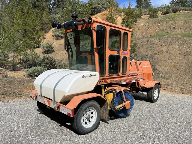 Broce Broom RJ 350 Road Construction Street Sweeper Enclosed cab Diesel