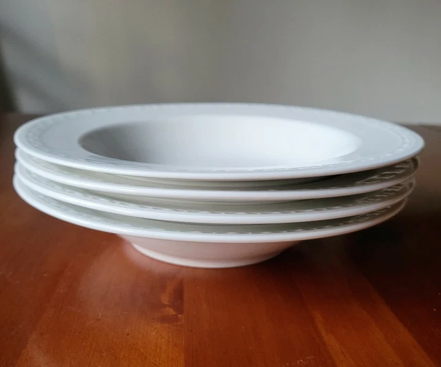 Set of 4 Oneida "Meridian" White Stoneware Rimmed Soup Bowls - Embossed Dot Rim