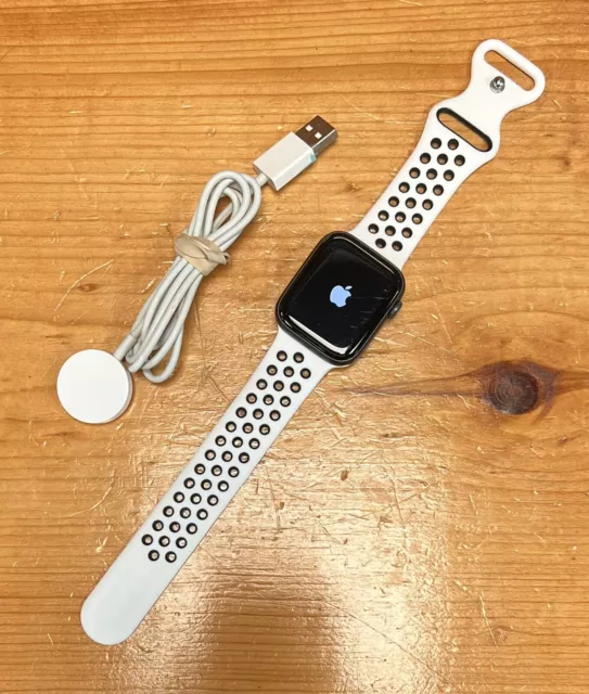 Apple Watch SE A2354 44 mm GPS + celular gris espacial aluminio