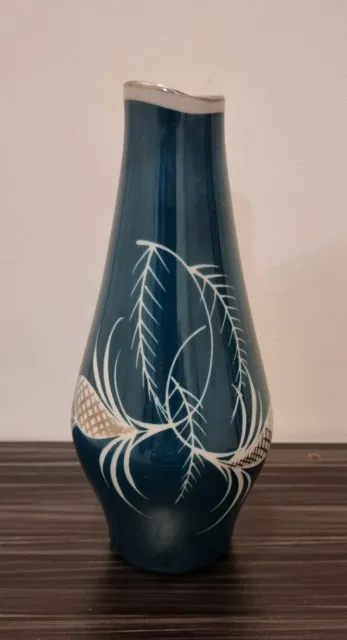Spechtsbrunn Porzellan Vase in Grün mit Motiv und Silberrand, Höhe 20cm.