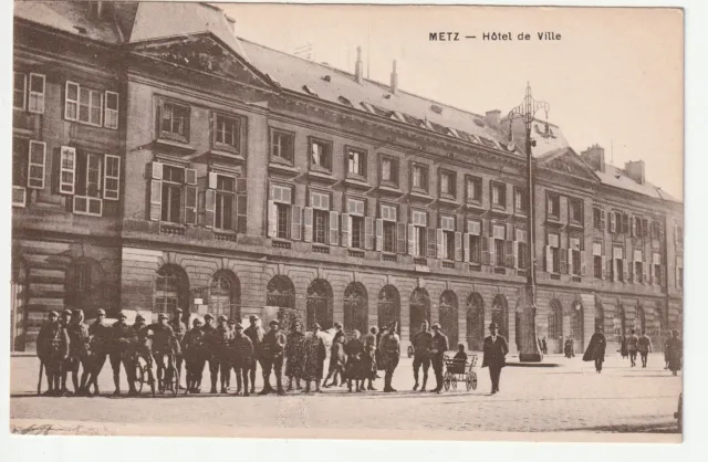 METZ - Moselle - CPA 57 - des soldats à l' Hotel de ville