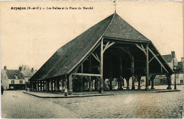CPA Arpajon Les Halles et Place du Marche (1362019)
