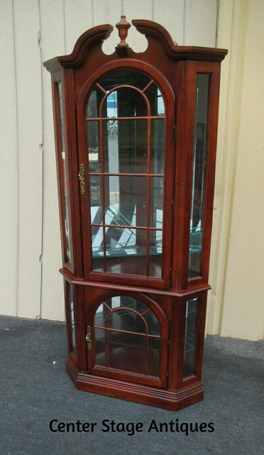 63220 PULASKI Furniture Mahogany  Corner China Cabinet Curio