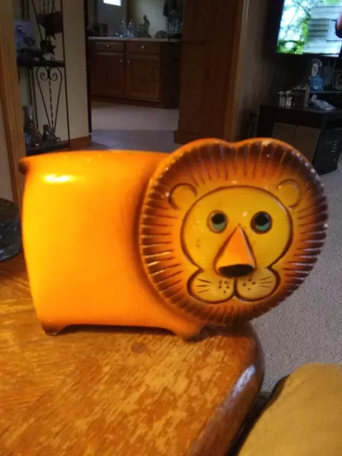 Lion Bank 60 or 70s Chalkware