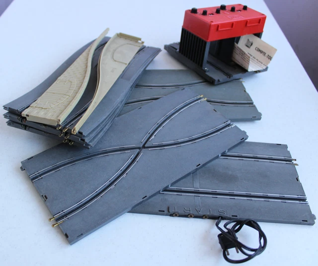 Lot n° 2 divers rails & accessoires  GRIS  circuit  " JOUEF  "  pas  SCALEXTRIC