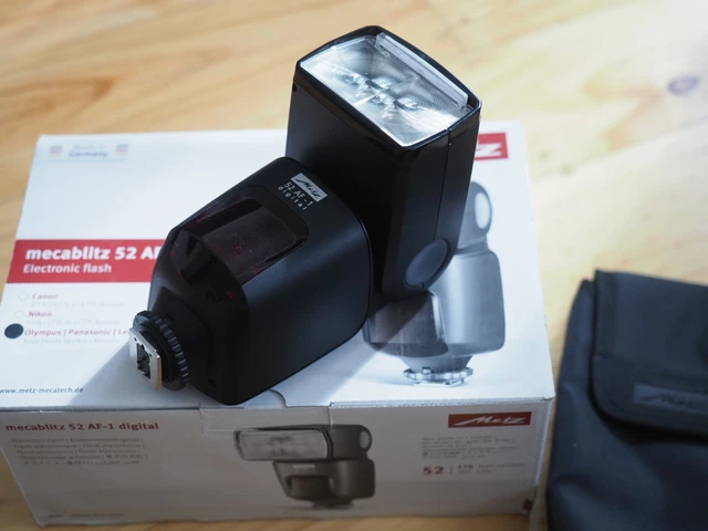 Metz Mecablitz 52 AF-1 O TTL Touchscreen Shoe Mount Flash - Olympus / Panasonic