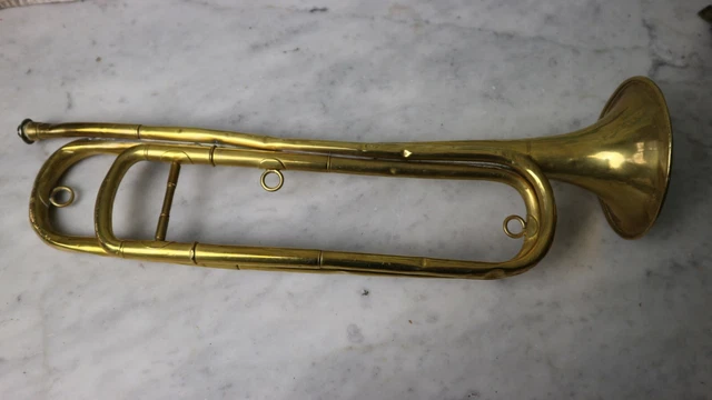Trompette de cavalerie militaire COUESNON Trompette de cavalerie militaire COUESNON