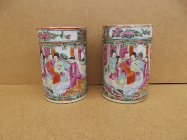 Ancienne Paire de petit vase rouleau Porcelaine de Canton Chine famille rose