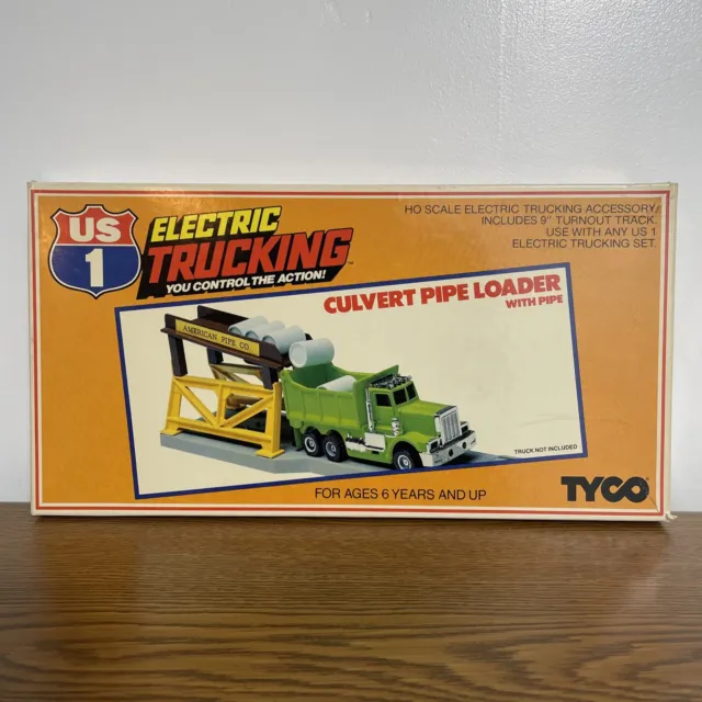 Tyco US1 Electric Trucking Culvert Pipe Loader with Pipe HO Scale