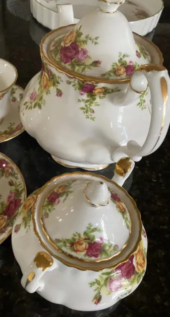 Royal Albert Old Country Roses Tea kettle -Sugar bowl  2 Pc 22 kGold  finish NEW