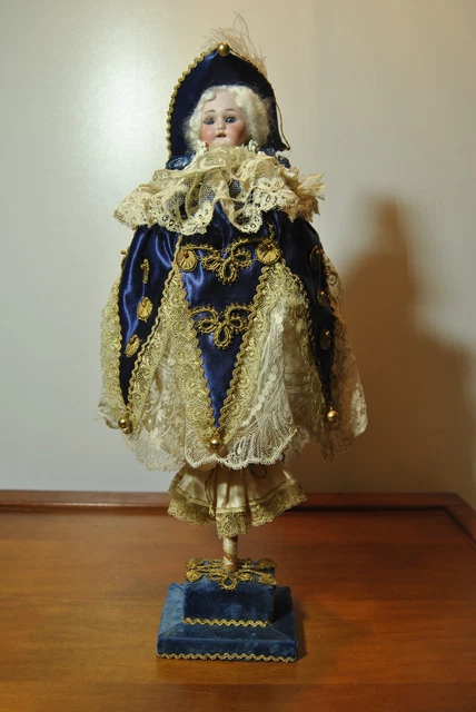 POUPÉE ANCIENNE MIGNONNETTE avec tête en porcelaine vernissée EUR 35,00 - FR