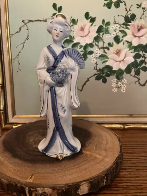 Oriental Porcelain Geisha Figurine. Blue &White Gold Guilt. 9.5”T