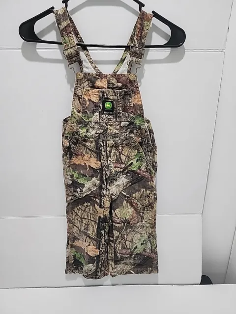 John Deere  Size 2t Camoflague Overall Camo Mossy Oak Excellent Condition