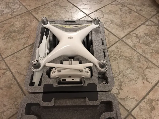 Drone DJI Phantom  4 (come Nuovo)