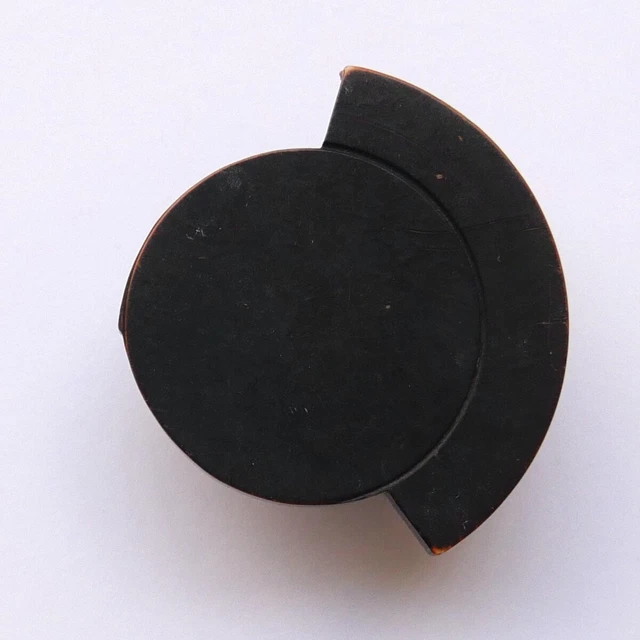 LOT 24 BOUTONS anciens en galalithe sur plaquette d'origine - Mercerie