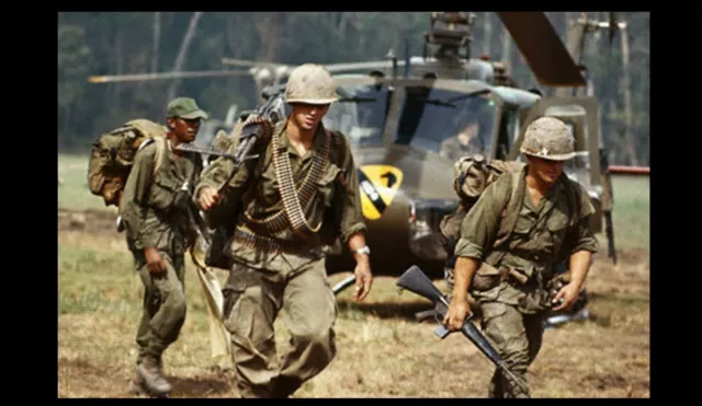Vietnam War US Army 1st Cavalry Landing Zone PHOTO Helicopter US Army Troops