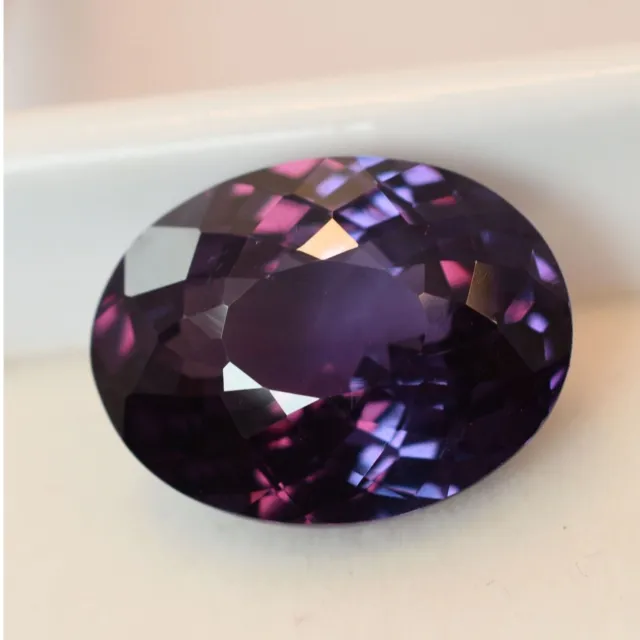 AA++ Naturel Alexandrite Changement de Couleur 10 Ct CERTIFIÉ Oval Cut...