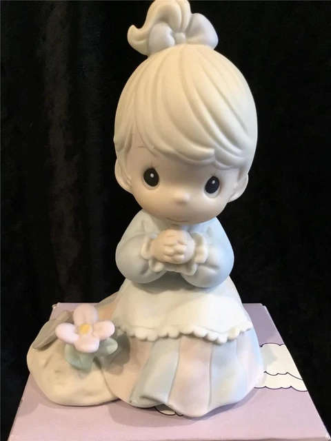 PRECIOUS MOMENTS: PM922 Sowing the Seeds of Love 1992 MEMBERS ONLY