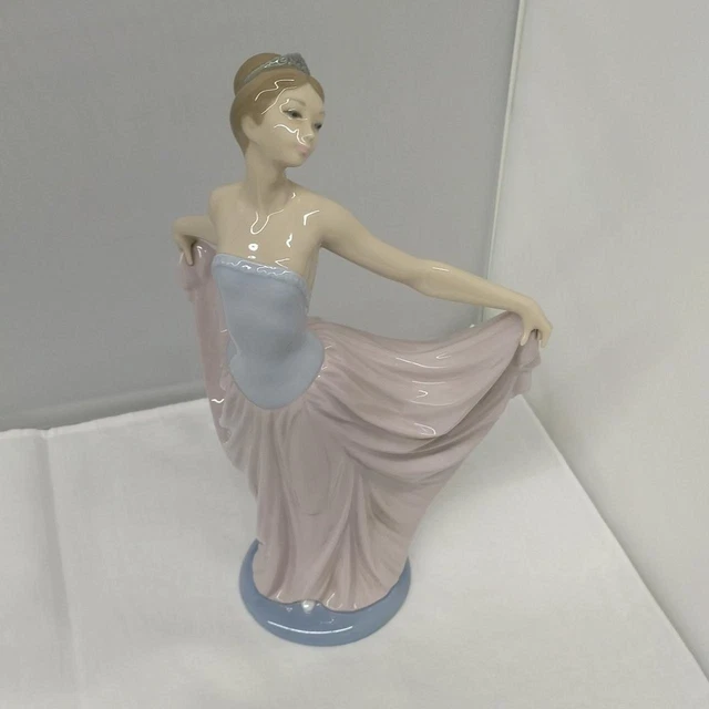 Lladro #43 5050 Dancing Girl