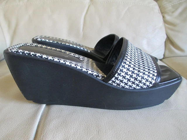 RUSSELL AND BROMLEY White Bella Wedge Worn Once With Box Size 7