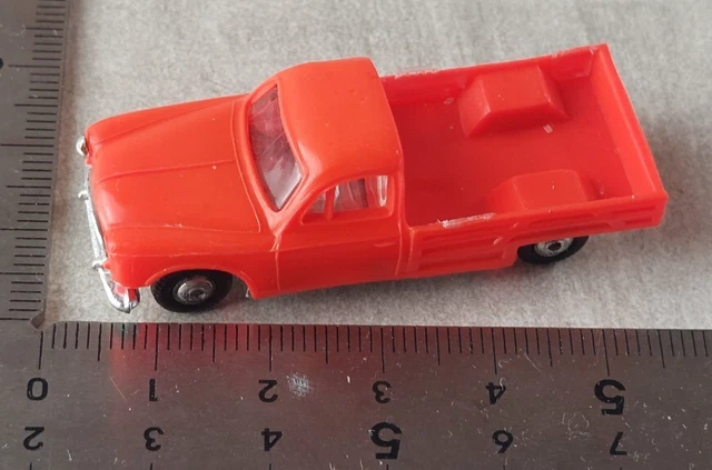 Micro Miniature Norev – Peugeot 403 Bachée – Échelle 1/86 – Jaune – Neuve En Boîte